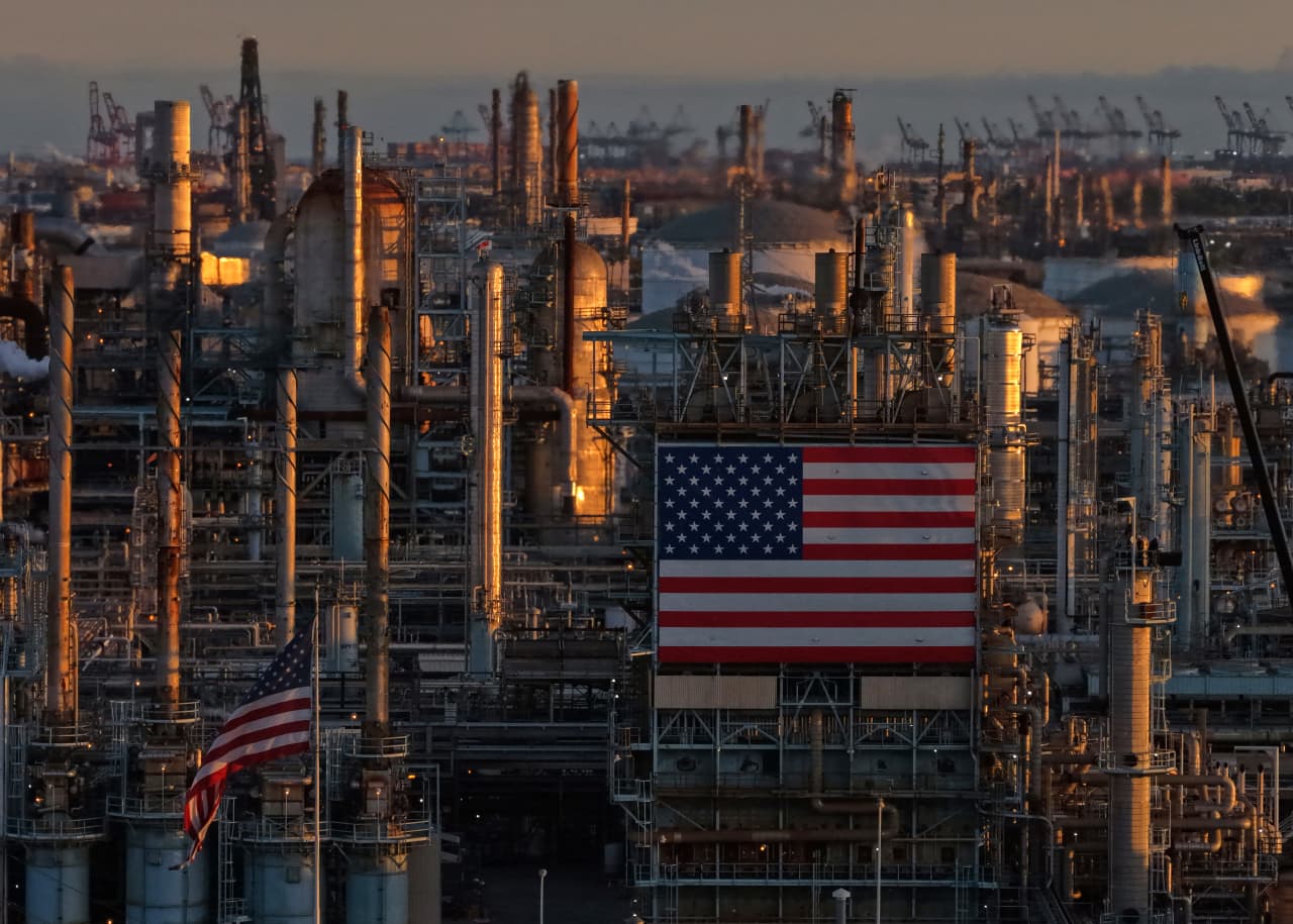 U.S. oil-refinery stocks are up roughly 150% this year. How long could this historic run last? — Beijing Sports news